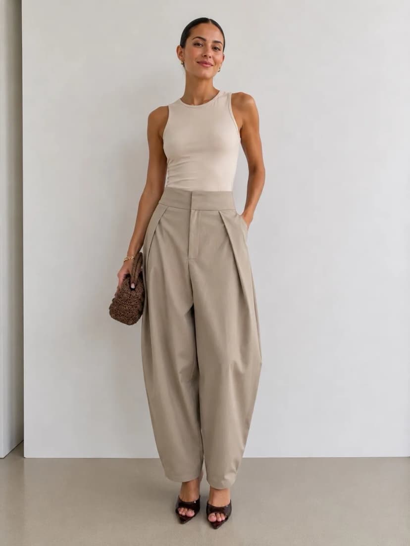 Faltenhose Damen Stoffhose Beige High Waist mit seitlichen Falten Elegant Modern