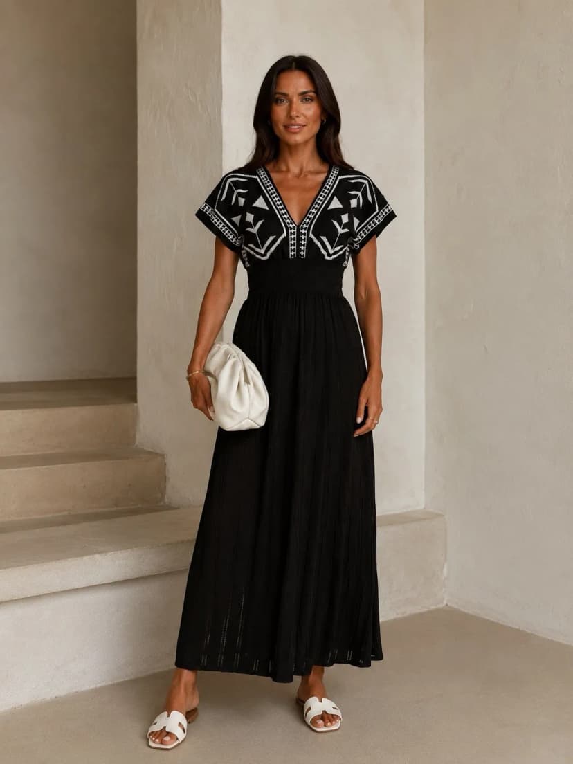 Damen Langes Strickkleid mit V-Ausschnitt und kontrastierendem Muster