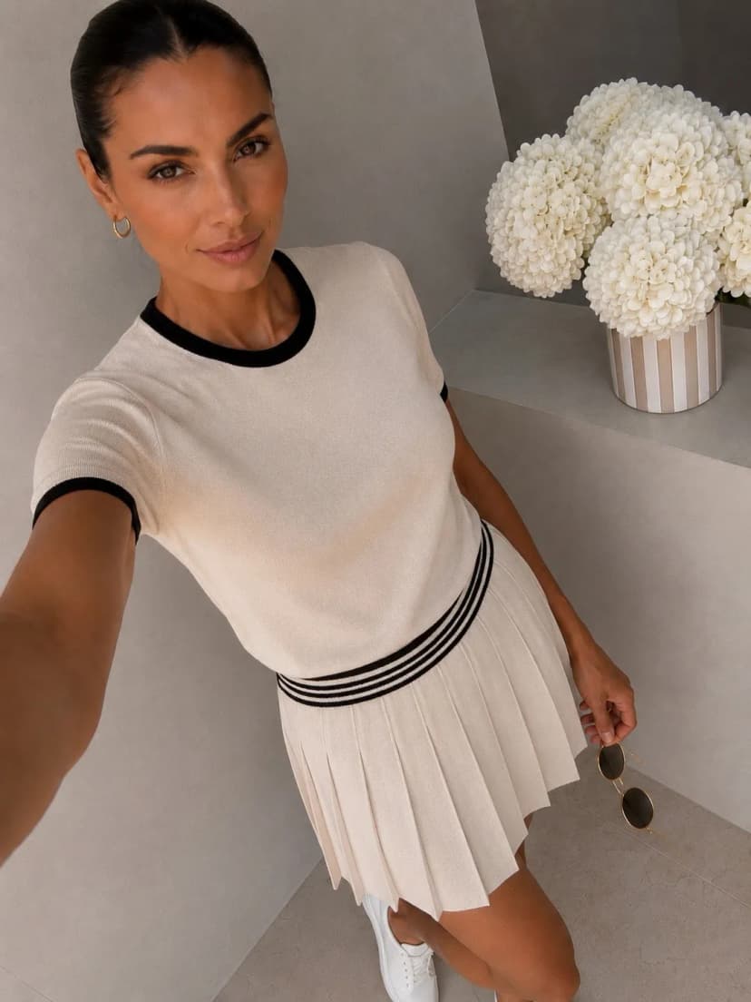 Damen Feinstrick-Set mit Plisseerock. Rock & Kurzarmpullover Beige