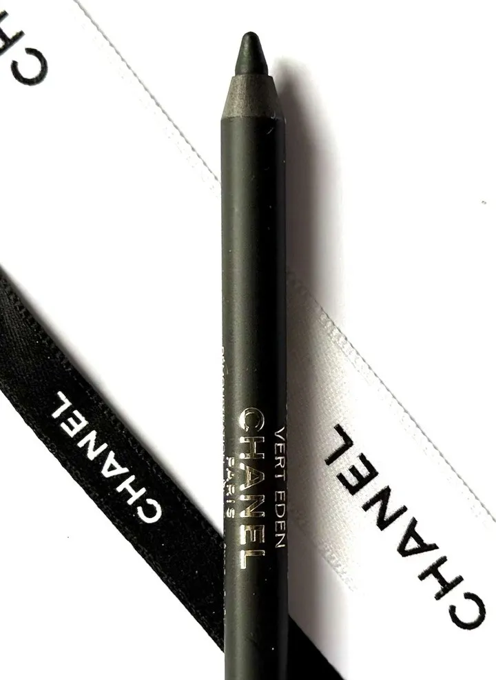 CHANEL Le Crayon Yeux Precision Eye Definer 87 Vert Eden