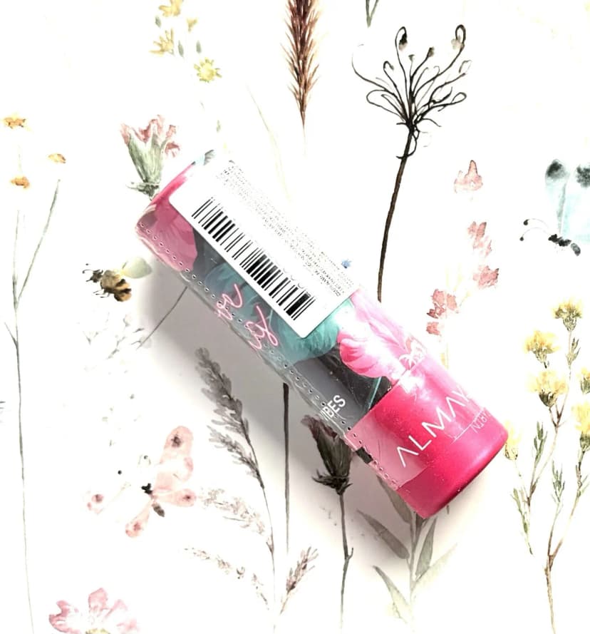 Almay Love Big Lip vibes Lipstick No. 300 Love Big