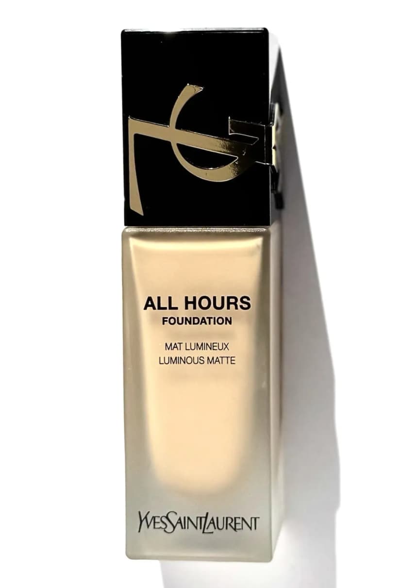 Yves Saint Laurent All Hours Foundation Luminous Matte LC3