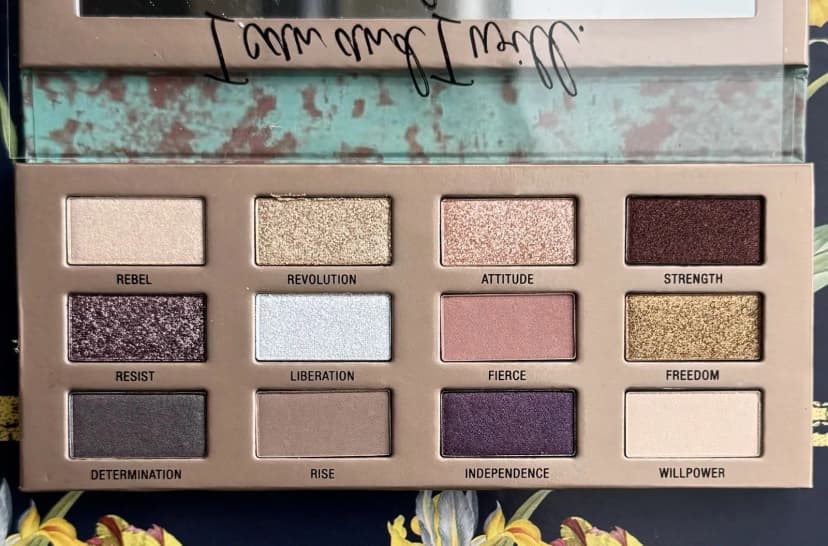 L.O.V The Matte Metallic Eyeshadow Palette 13g