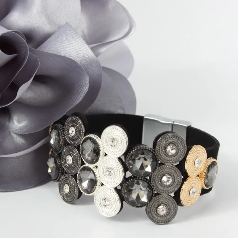 Luxus Armband Strass Design in der Farbe Schwarz mit Magnetverschluss