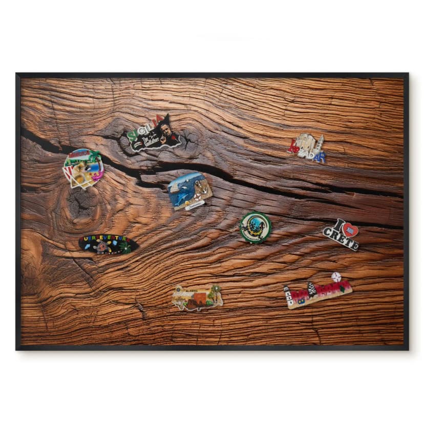 Magnettafel Magnetwand Souvenirmagnete Holzstruktur Schwarzer Rahmen 100x70 cm