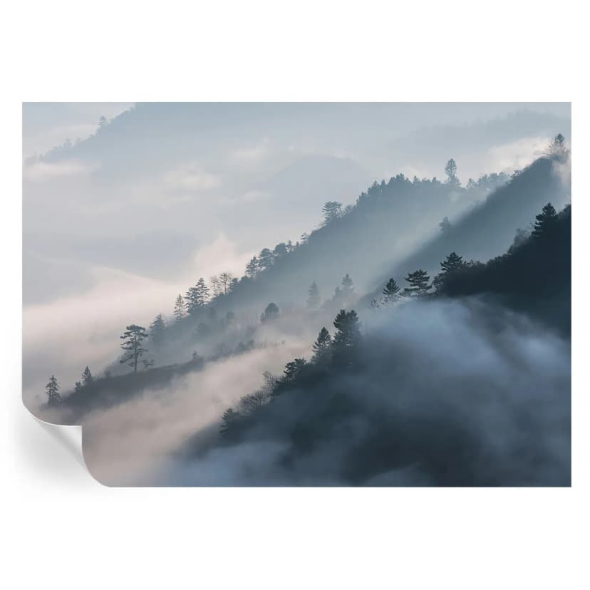 Selbstklebende Fototapete Bildtapete Bewölkte Landschaft Aus Bergen Und Bäumen