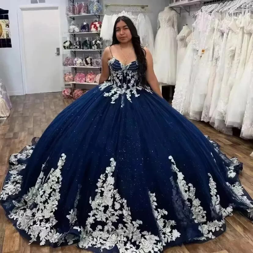 Marineblau Quinceanera Kleider V-Ausschnitt Spitze Applikationen Abschlussball