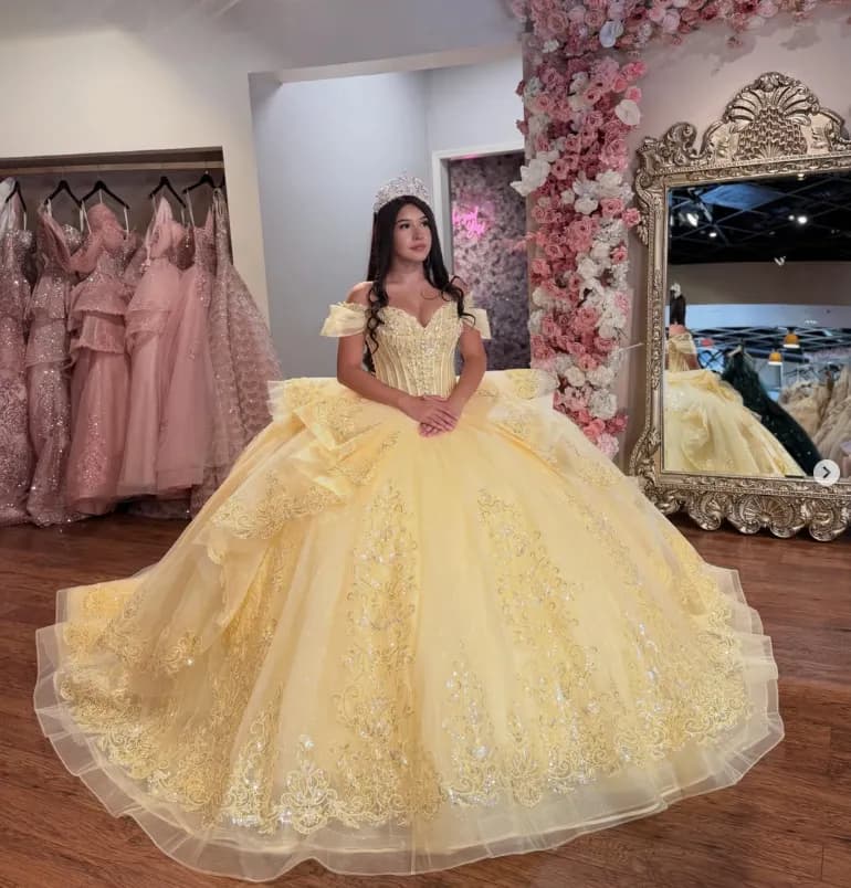 Gelbe Quinceanera Kleider süß 15 16 Schulterfrei Blumen Applikation Ballkleid