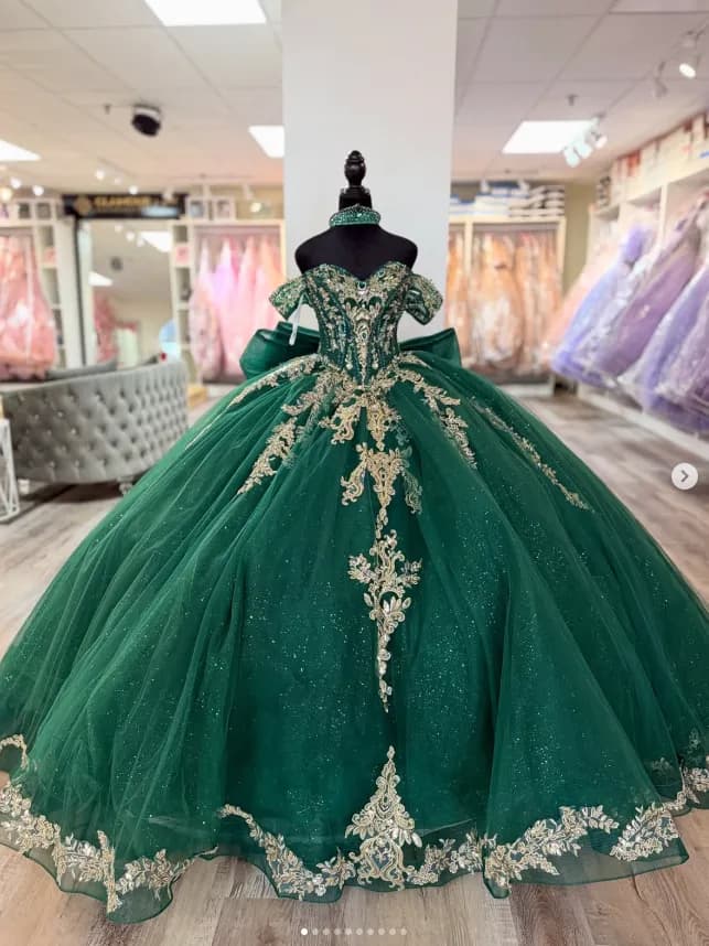 Grüne Quinceanera Kleider Schulterfrei Gold Applikation Abschlussball Süß 16