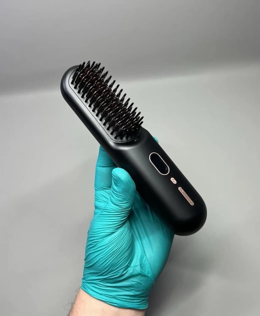 Kabellose Bürste Heißkamm Haar Locken und tragbares Glätteisen überall