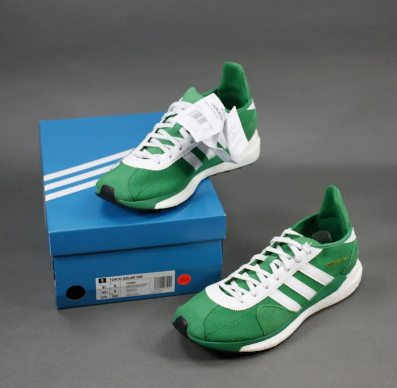 adidas Sneaker Tokio Solar HM Green Gr. 43 1/3 (1768) – neu – Schuhe – überwiegend braun – Foto 1 von 5