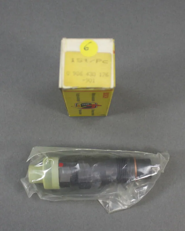Bosch Düsenstock Düsenhalter mit Düse 0986430176 (6) – neu – Autos – überwiegend grau – Foto 1 von 2