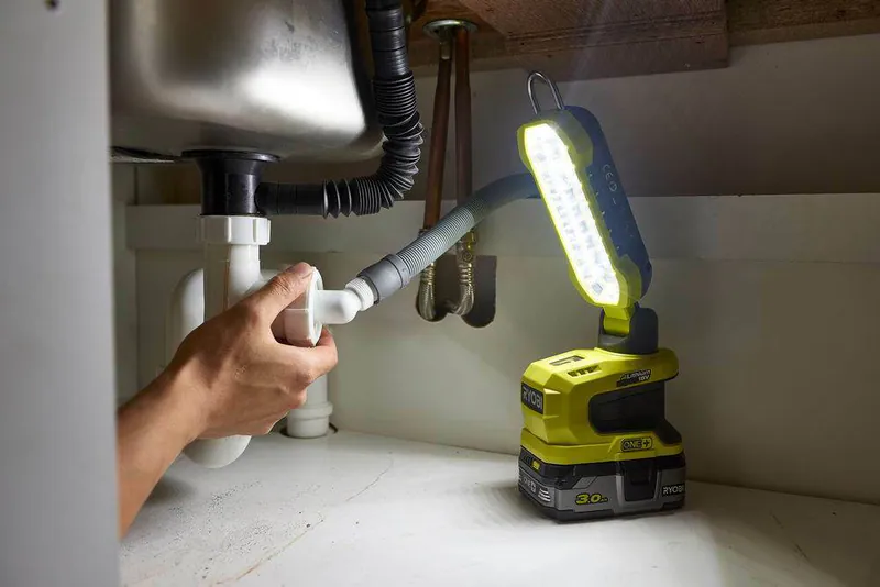 Ryobi Akku-Raumleuchte ONE+ 18 V, 900 Lumen, ohne Akku R18ALP, Arbeitsleuchte