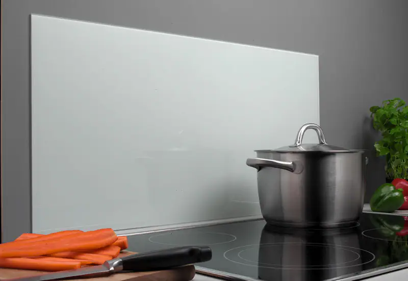 Spritzschutz Glas 40 x 60 cm weiß Glasrückwand Küche Herd Wand Ceran Metallrückw