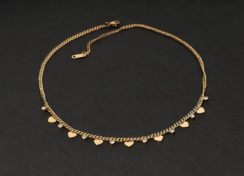 Elegante Damen Halskette Edelstahl Goldfarben Kette Herzanhängern Strasssteinen