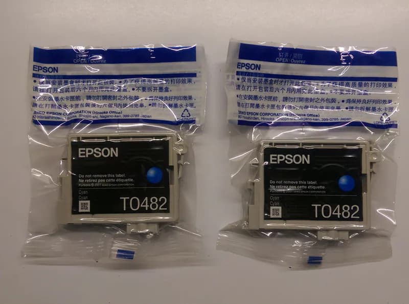 2 x Original Epson T0482 cyan Seepferd Stylus Photo Foto R200 R220 R300 R320 o.V
