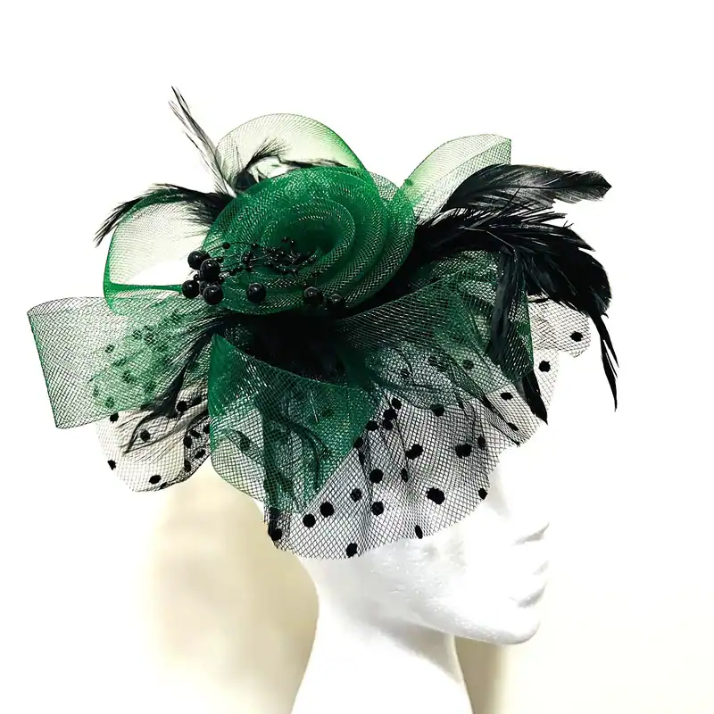 Fascinator smaragdgrün & schwarz mit Netz, Federn & Perlen – 40s/50s Retro